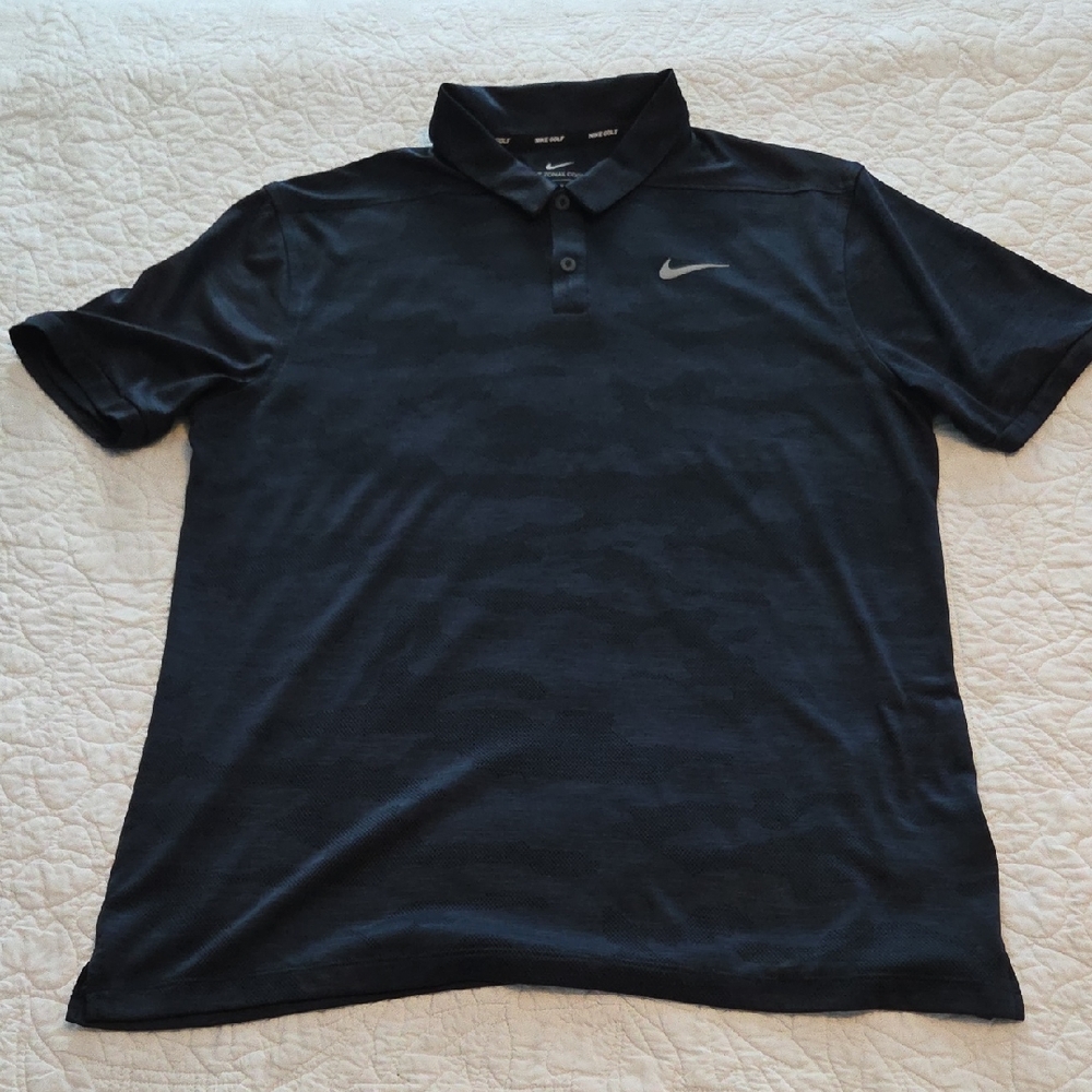 Nike Men's Dark Navy Polo Shirt